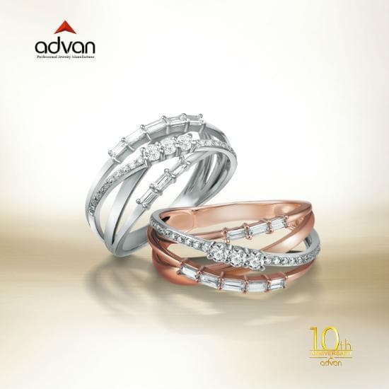18K Ring with Diamond