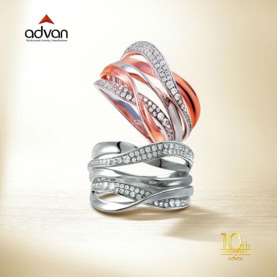 18K Ring with Diamond 