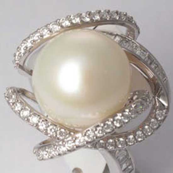 18K White Gold Ring