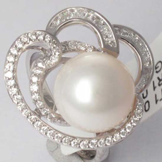 18K White Gold Ring
