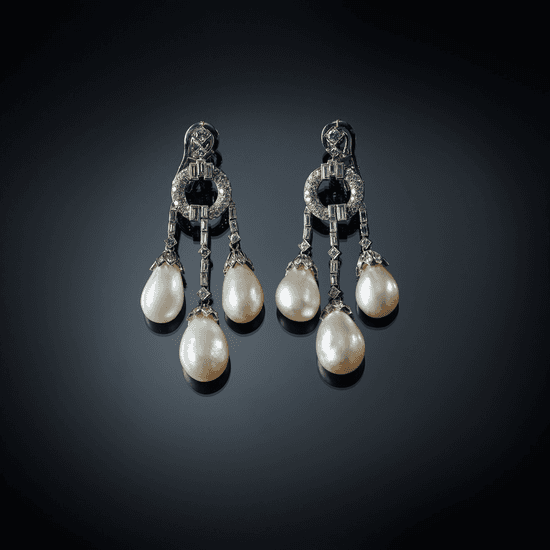Natural pearls earrings