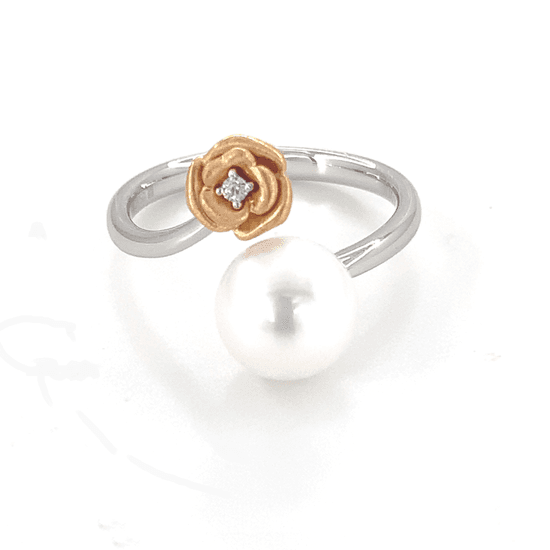 Pearl and rose cross ring