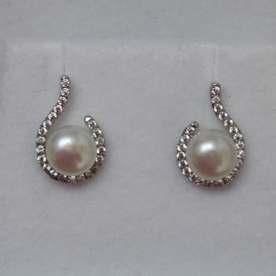 Silver Pearl Earring